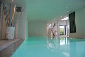 Schwimmbecken für den Innenraum 1