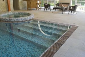 Überlaufschwimmbecken 1