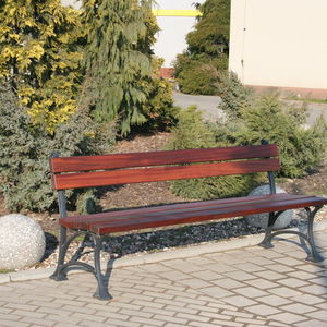 klassische Parkbank