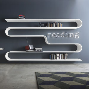 wandmontiertes Regal / originelles Design