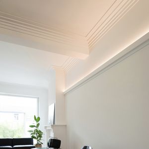 wandmontiertes Gesims