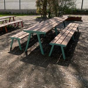 moderner Picknicktisch 1