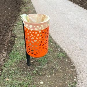 Park-Abfallbehälter 1