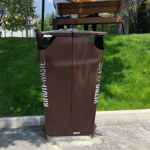 Park-Abfallbehälter