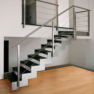 gerade Treppe