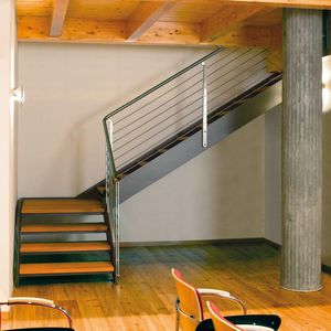 gerade Treppe 1