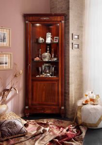 klassischer Geschirrschrank 1