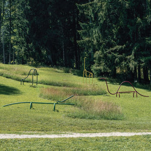 Spielplatzgerät für öffentliche Bereiche