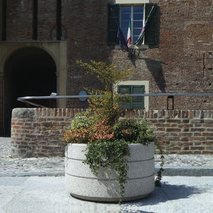 Pflanzkübel aus lackiertem Stahl