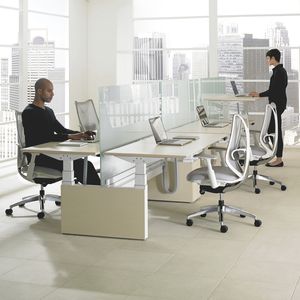 Schreibtisch für Open Space