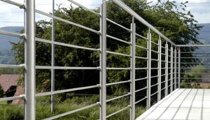 Edelstahlgeländer / mit Stangen / Außenbereich / für Treppen