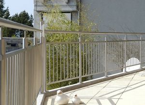 Metallgeländer / mit Stangen / Außenbereich / für Balkon
