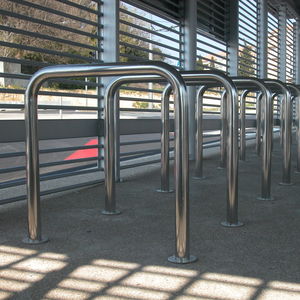 bodenstehender Fahrradständer 1