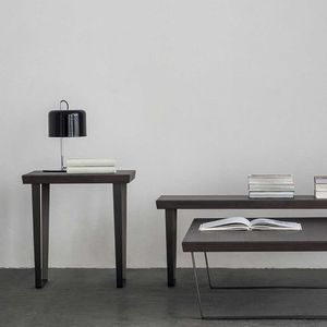moderner Beistelltisch / Holz / verchromtes Metall / quadratisch