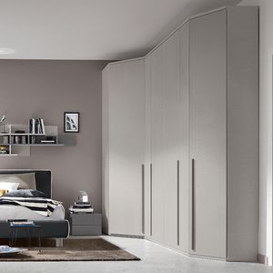 Eckkleiderschrank / modern / lackiertes Holz / Schwingtüren