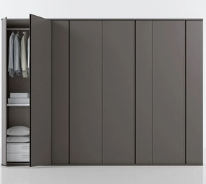 moderner Kleiderschrank
