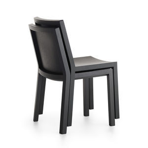 moderner Stuhl 1