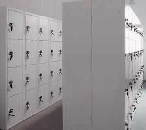 Stahl-Garderobenschrank 1