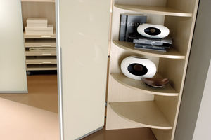 moderner Kleiderschrank 1