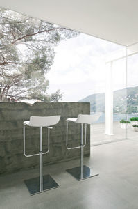 moderner Barhocker