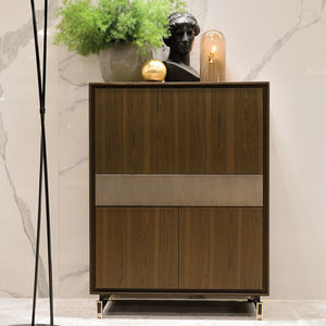 hohes Sideboard