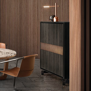 hohes Sideboard
