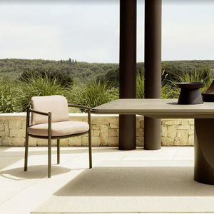 Esszimmerstuhl / minimalistisches Design 1