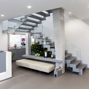gerade Treppe