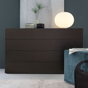 moderne Kommode / lackiertes Holz / aus Eiche / aus Nussbaum