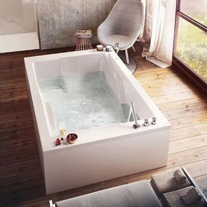 Massage-Badewanne 1
