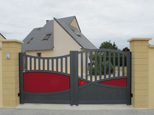 einflügelige Tore / Aluminium / mit Stangen / für Privatgebrauch