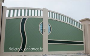 einflügelige Tore / Aluminium / mit Stangen / für Privatgebrauch