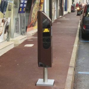 Zutritts-Sperrpfosten / Metall / automatisch / für Parkplätze