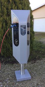 Ladestation für Elektrofahrzeug / Straßen