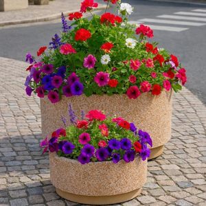 Beton-Pflanzkübel