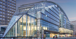Vorhangfassade / freitragende Struktur 1