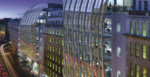 Vorhangfassade / freitragende Struktur 1