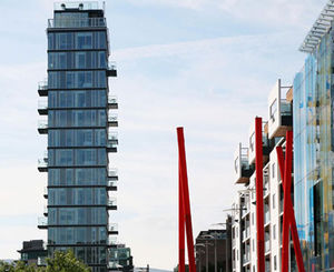 Platten-Vorhangfassade 1