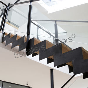 gerade Treppe 1
