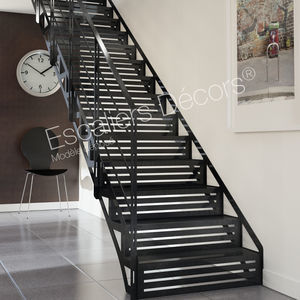 gerade Treppe 1