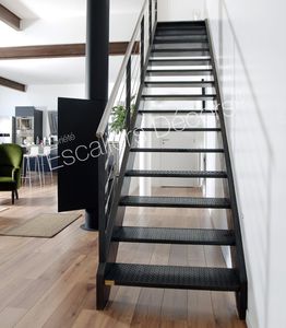 gerade Treppe 1