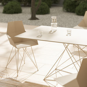 moderner Stuhl 1