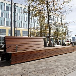 moderne Parkbank