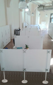 bodenstehende Bürotrennwand 1