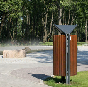 Park-Abfallbehälter / Stahl / aus Laubholz / modern