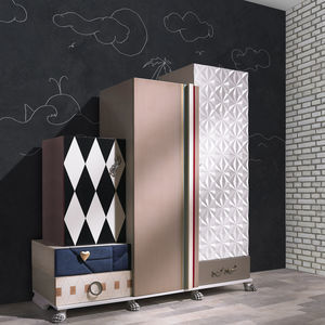 Modul-Kleiderschrank