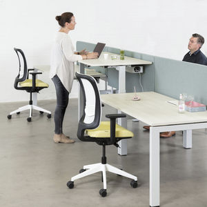Schreibtisch für Open Space