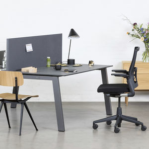 Schreibtisch für Open Space
