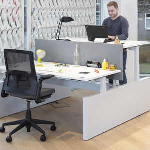 Schreibtisch für Open Space