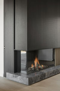 Gaskamin / Design / geschlossen / Ecken